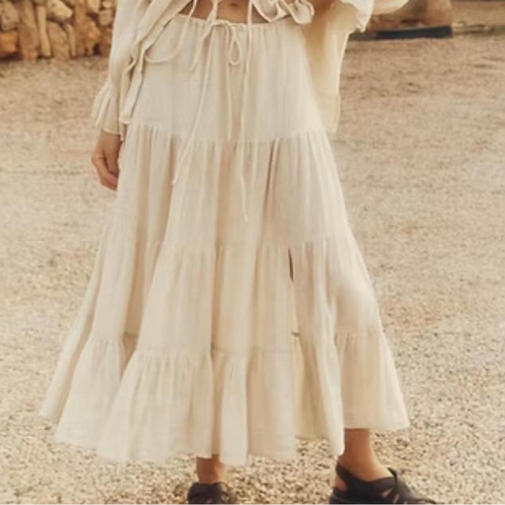 NWOT OPIA byron bay cream skirt